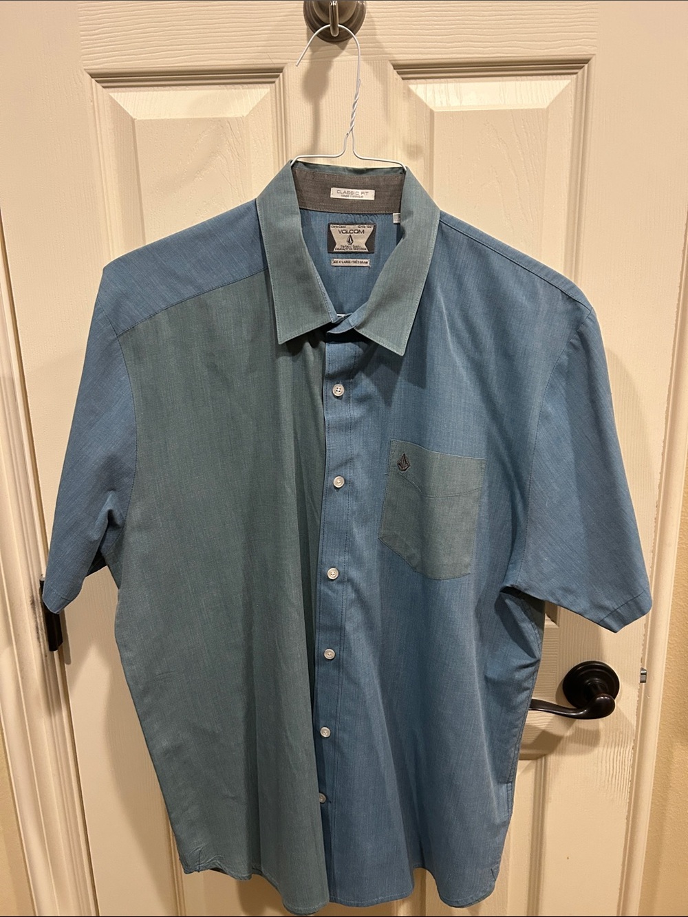 Volcom Men’s Two-Tone Blue Short-Sleeve Button-Up Shirt